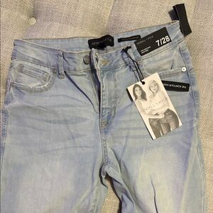 Kendall & Kylie Women's Light Wash High Rise Jeans